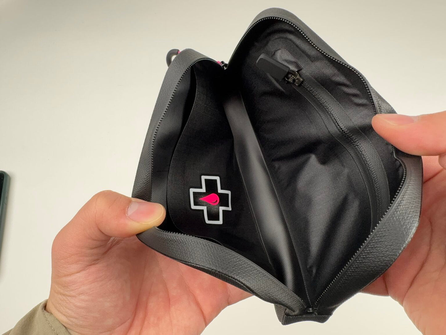 MUC-OFF RAINPROOF ESSENTIMuc-Off